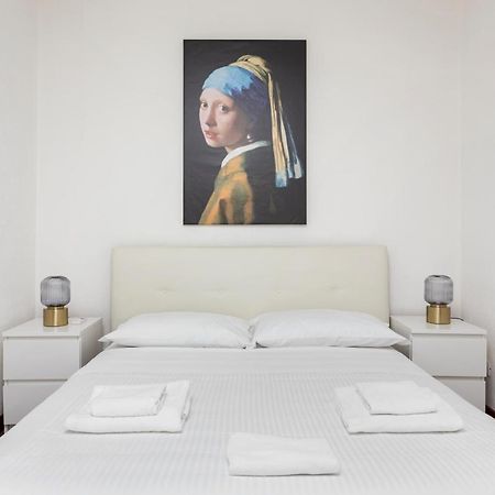 1 Bedroom & 1 Living Room Apt - Duomo 5 米兰 外观 照片